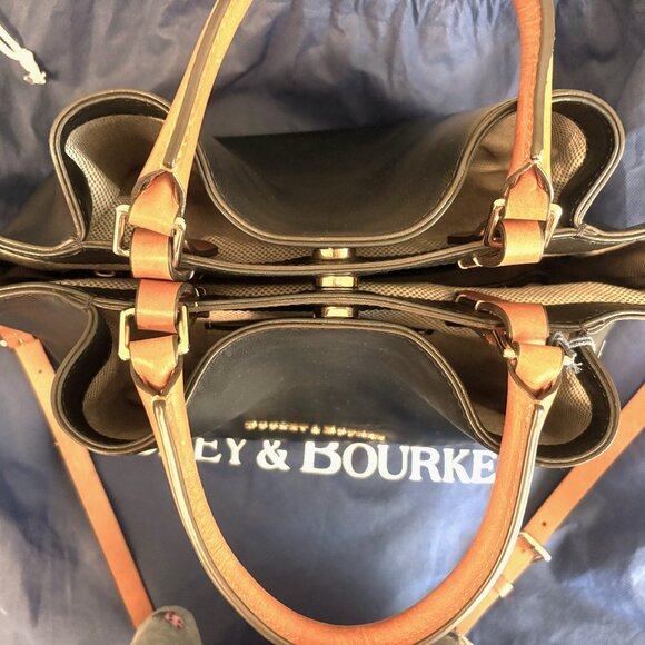 Dooney & Bourke Black Leather Shoulder/Handbag with Gold Trim NWT Dust Bag - Picture 2 of 12